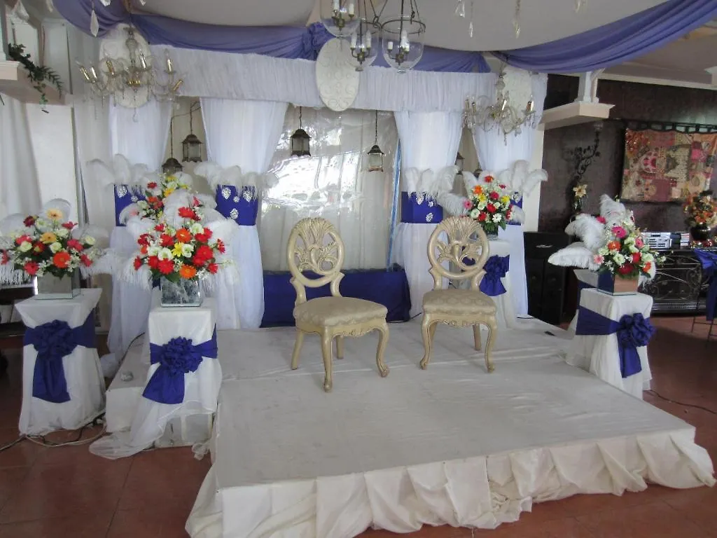 Chateau Del Mar Davao City 2*,  Filippine