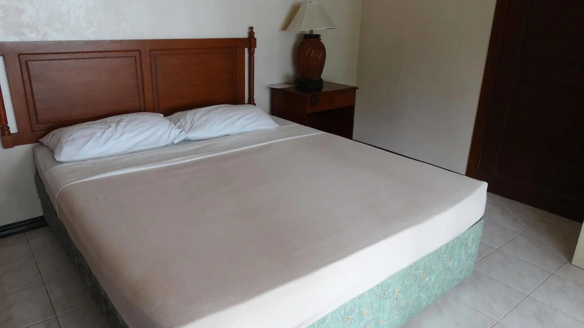 Chateau Del Mar Davao City Hotel