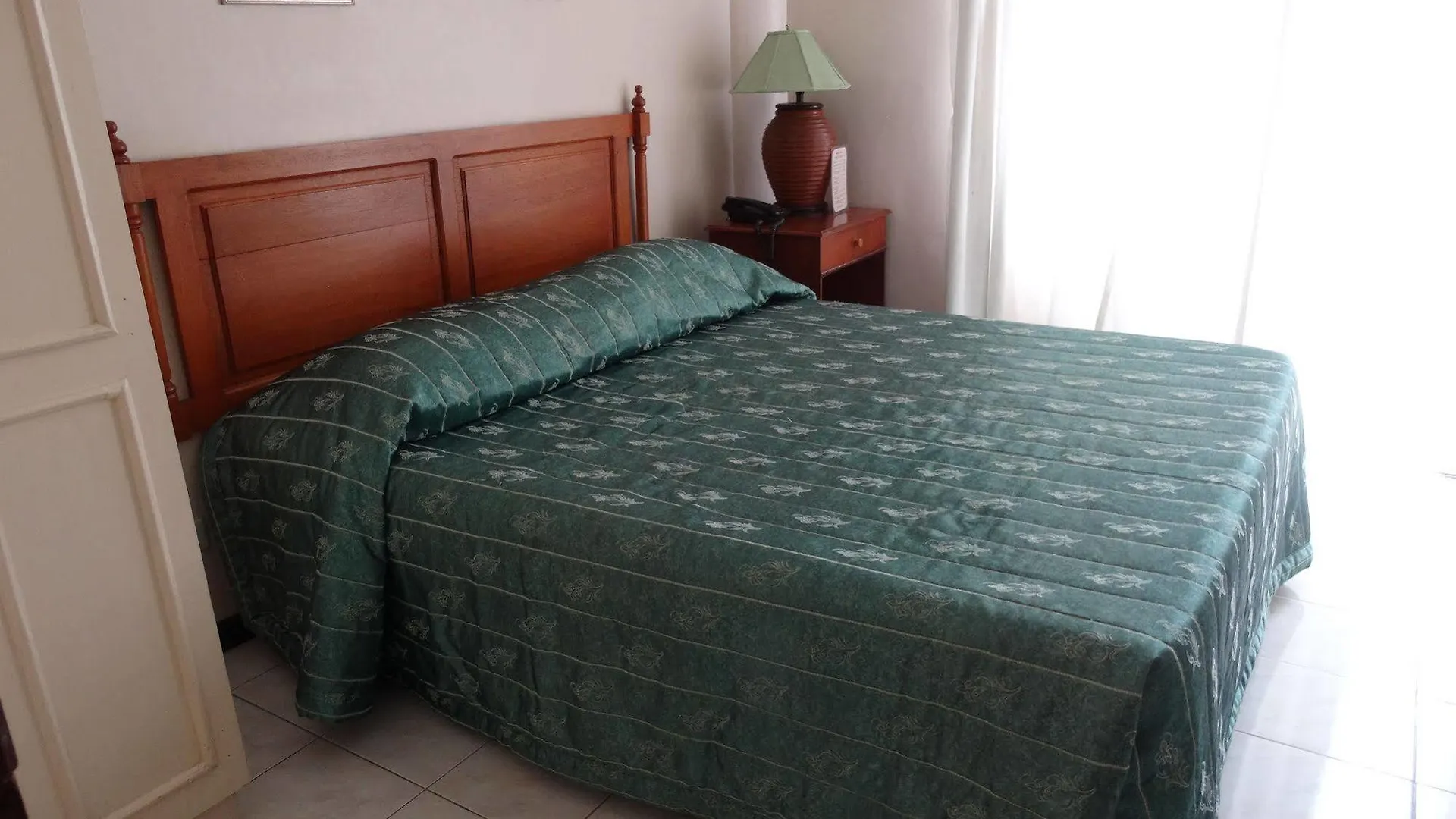 Chateau Del Mar Davao City 2*,  Filippine